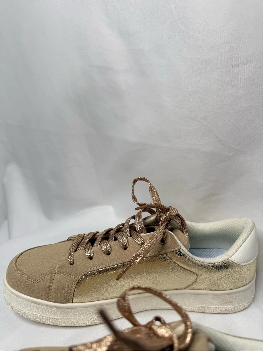 Niluber Gold Star Sneakers - Size 10 (No Tags)